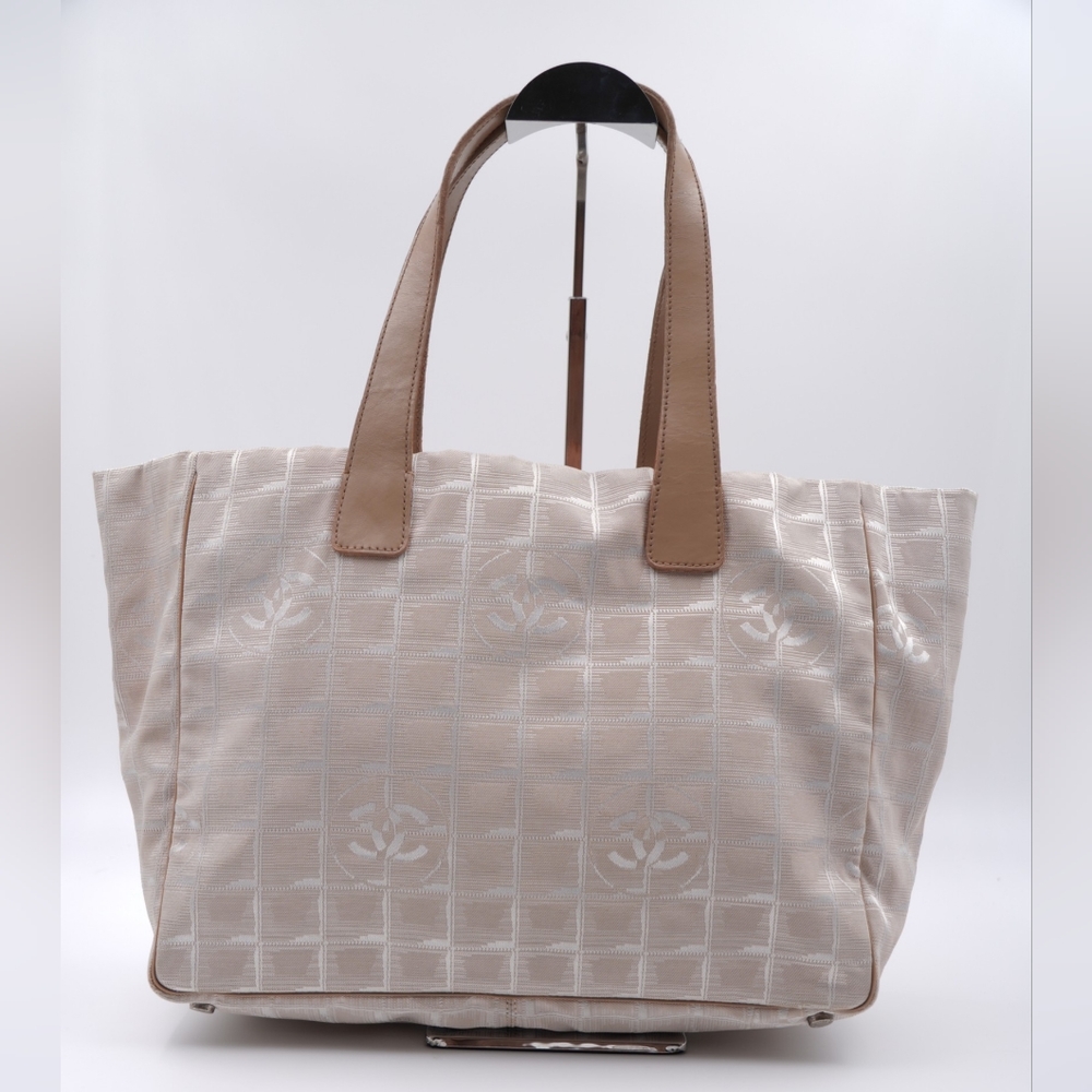 H39❤️ CHANEL Beige New Travel Line Tote Bag